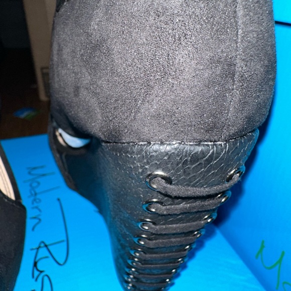 Modern Rush Womens Senja Lace Up Wedge Sandals in Black New In Box - Picture 3 of 14